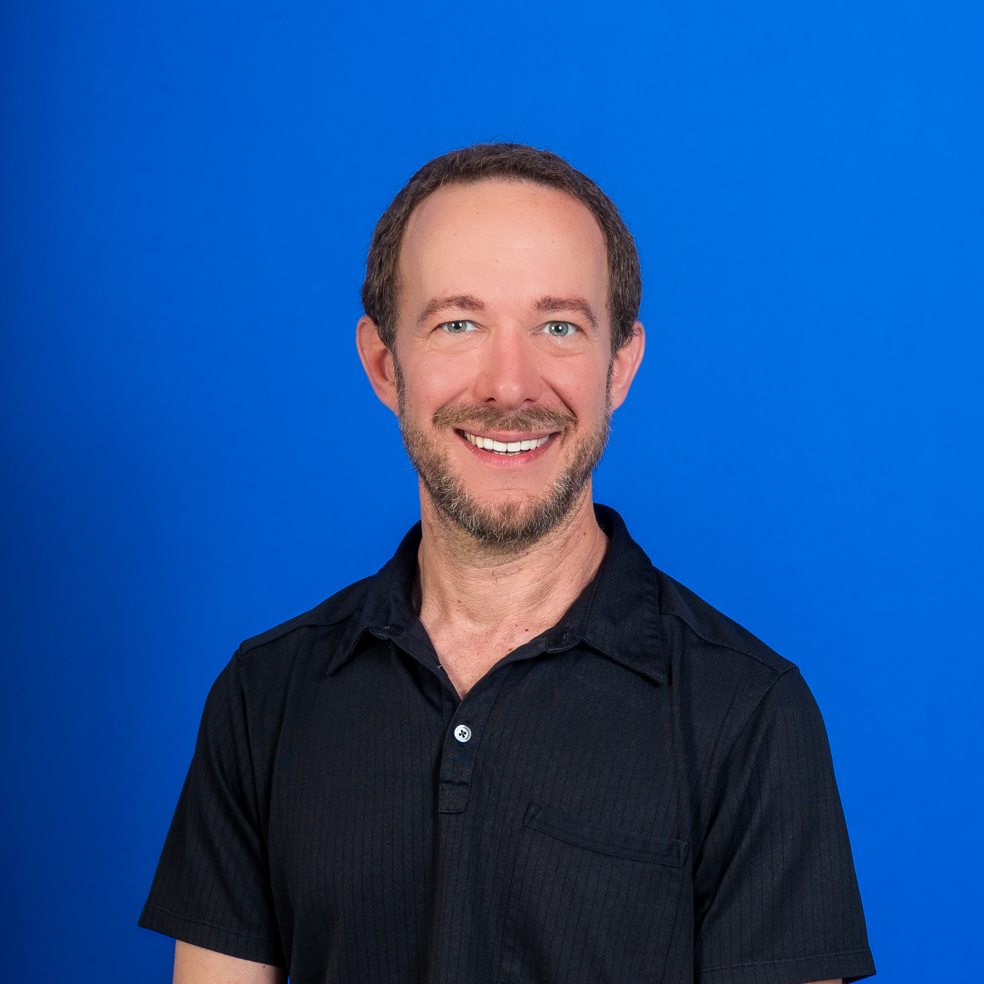 Headshot of Aaron Ganz