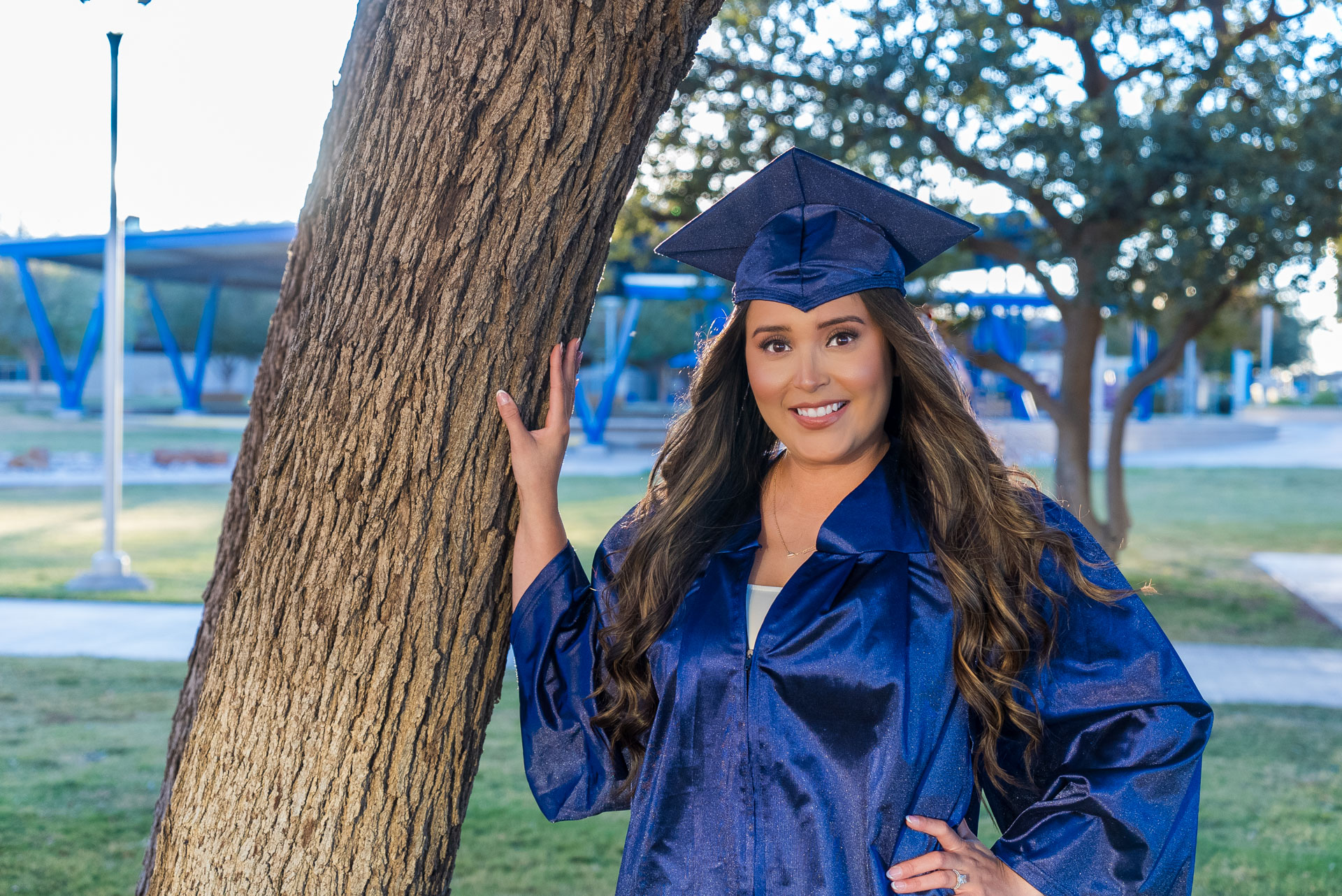 Dalia Mendoza-Salgado next to a tree