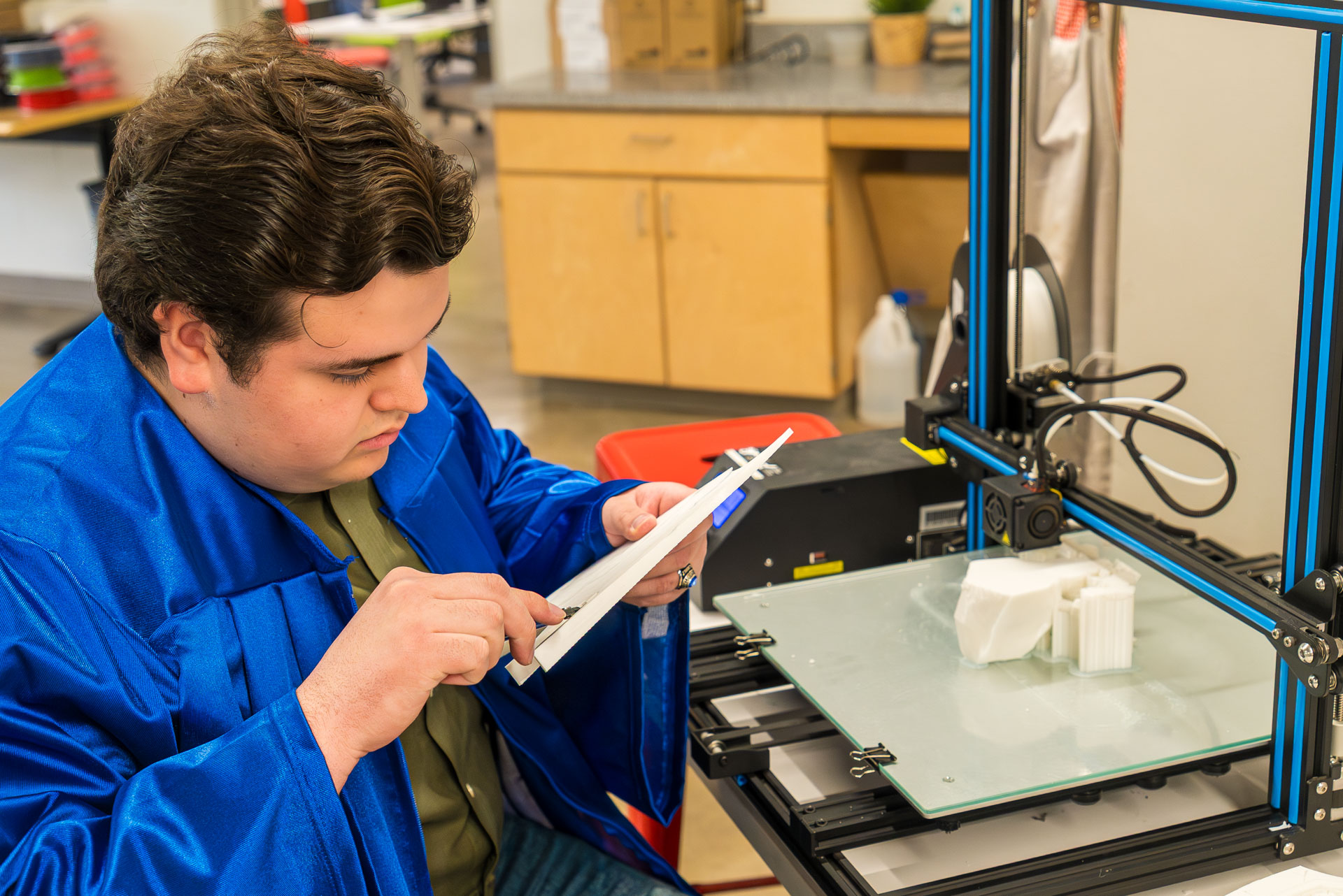 Joel Alvidrez fixing 3d sculpture