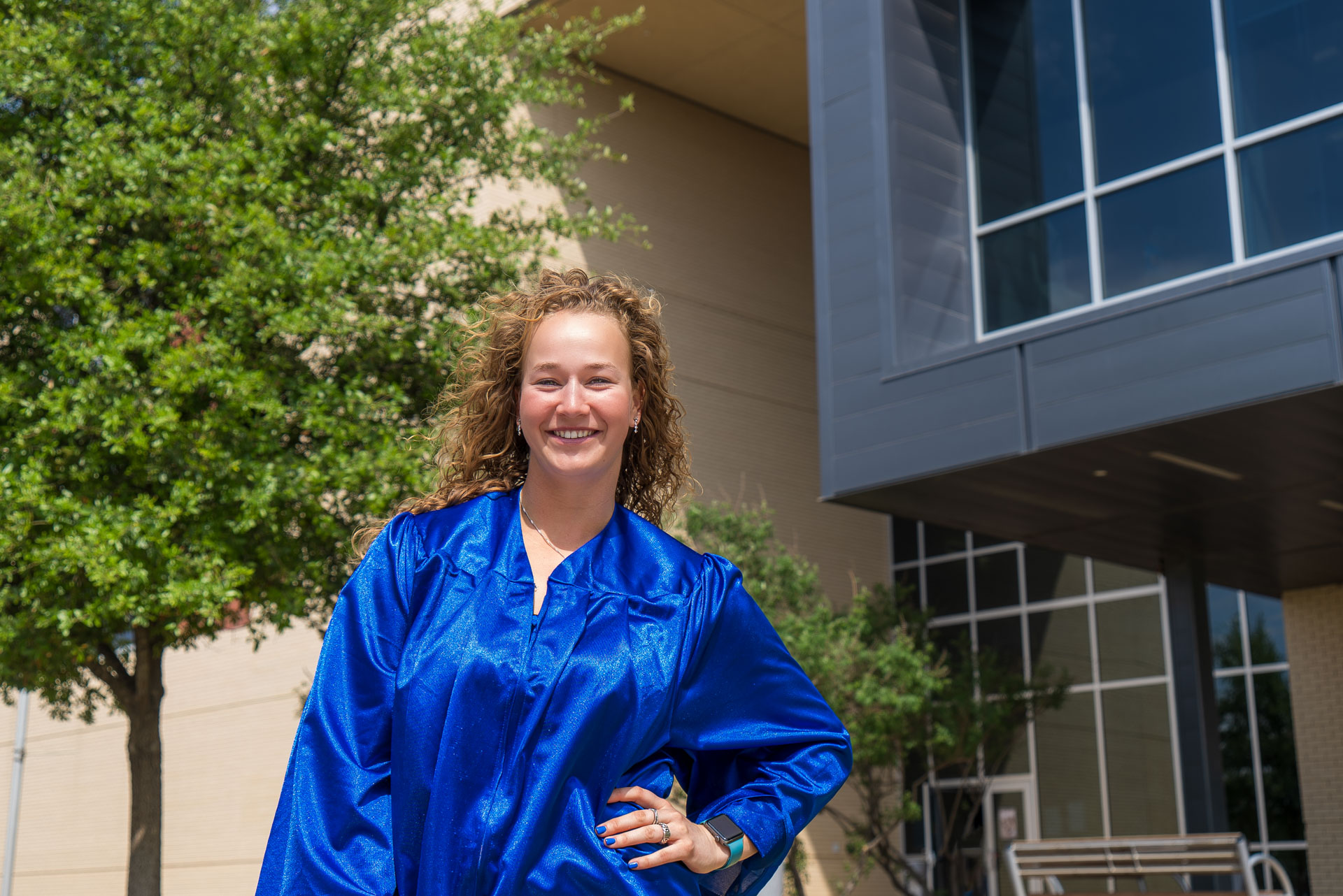 Rens Tellekamp posing in front of building